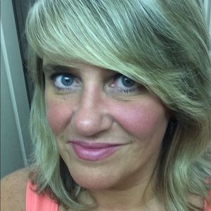 Meet your Posher, Angie